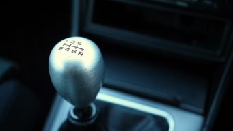 At限定免許の男の割合と取得率は Mt運転との違いと限定解除の方法もご紹介 紆余曲折